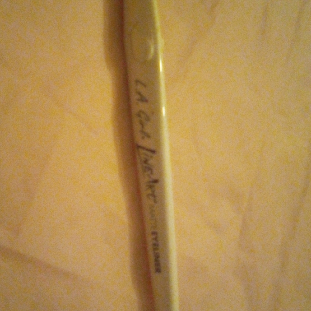 White ink eyeliner